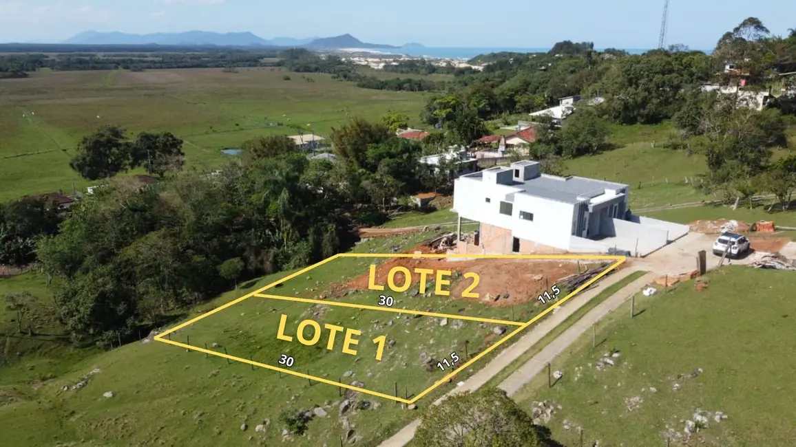 Foto 1 de Terreno / Lote à venda, 345m2 em Garopaba - SC