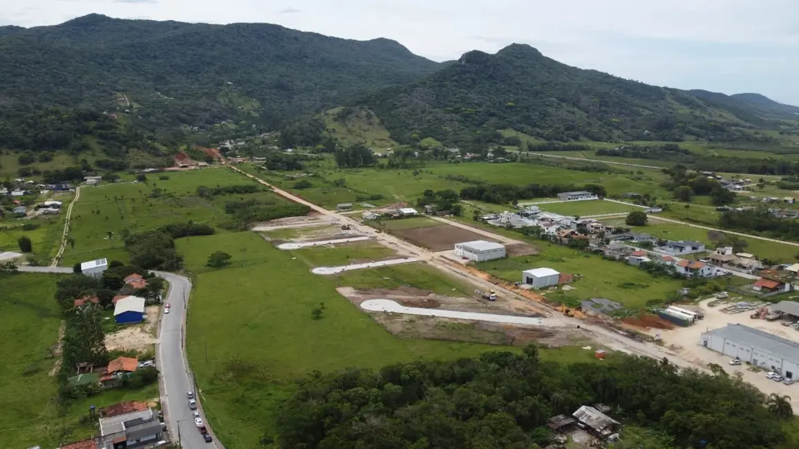 Foto 1 de Terreno / Lote à venda, 360m2 em Garopaba - SC