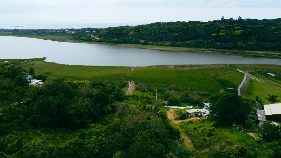 Foto 9 de Terreno / Lote à venda, 4220m2 em Garopaba - SC