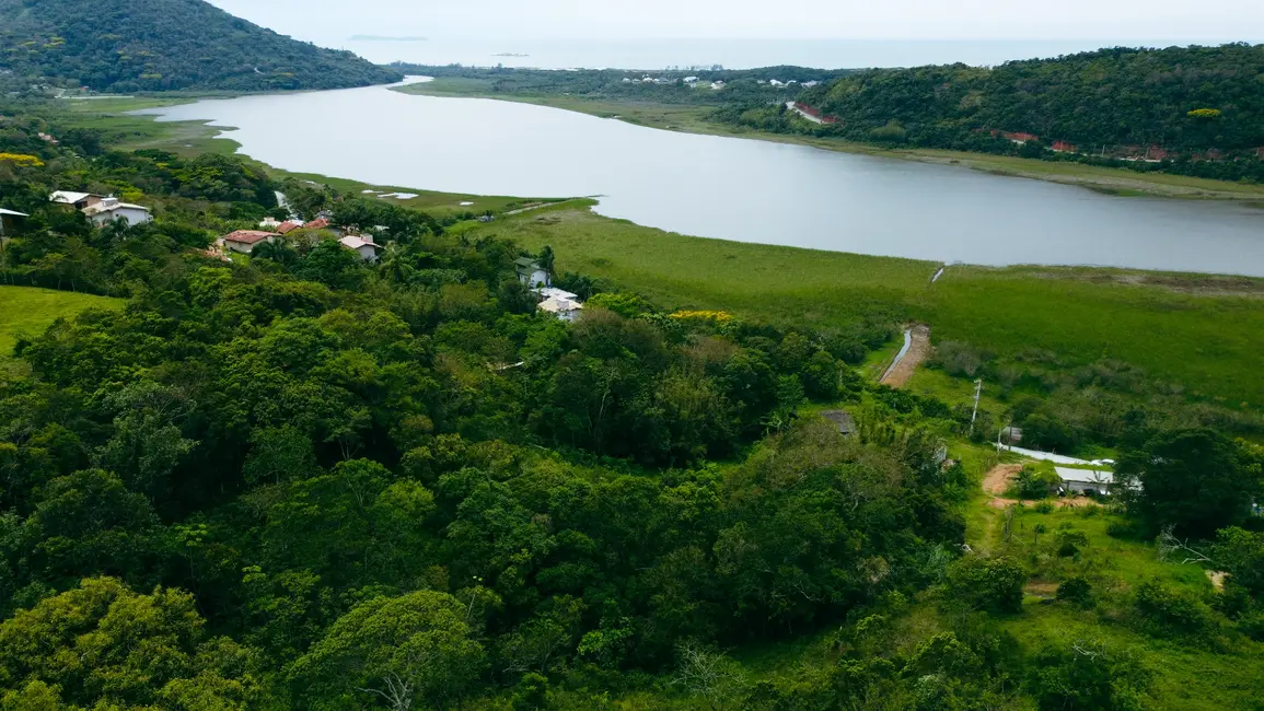 Foto 5 de Terreno / Lote à venda, 4220m2 em Garopaba - SC