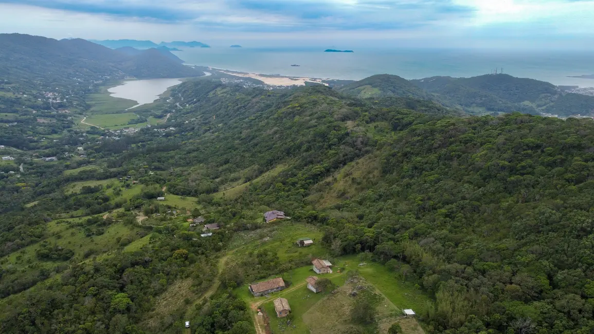Foto 5 de Terreno / Lote à venda, 20118m2 em Garopaba - SC