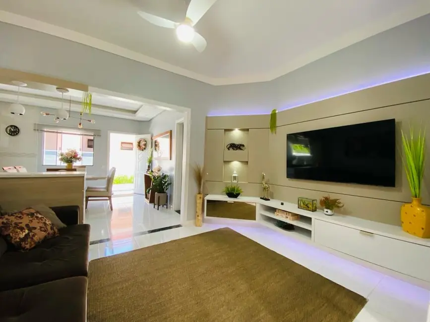 Foto 5 de Casa com 5 quartos à venda, 255m2 em Centro, Paulo Lopes - SC