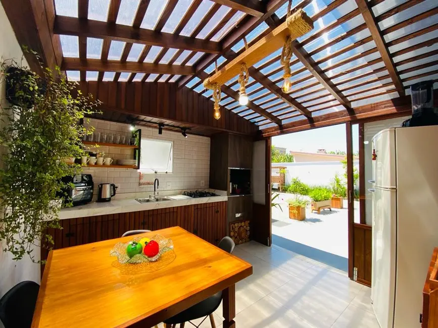 Foto 8 de Casa com 5 quartos à venda, 255m2 em Centro, Paulo Lopes - SC