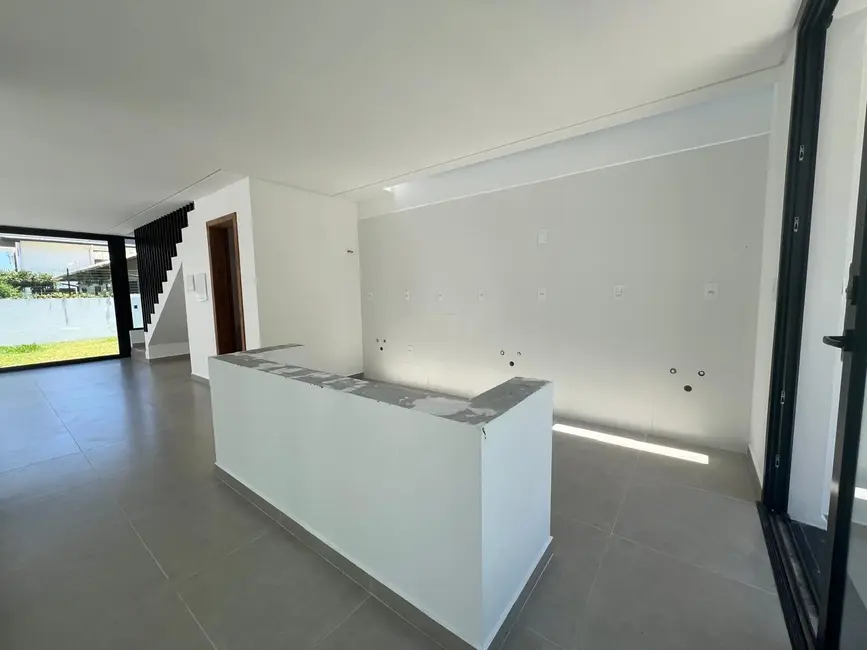 Foto 5 de Casa com 2 quartos à venda, 145m2 em Garopaba - SC