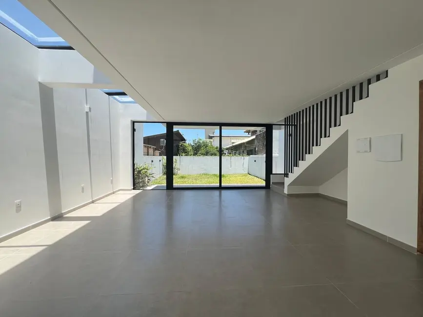 Foto 8 de Casa com 2 quartos à venda, 145m2 em Garopaba - SC