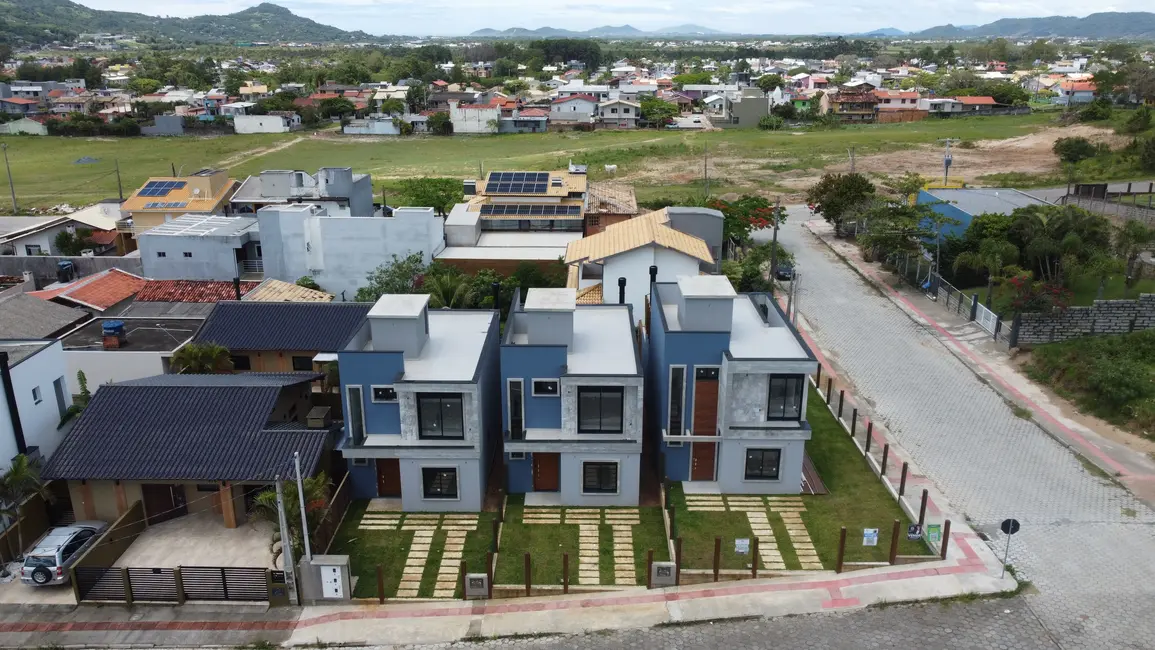 Foto 2 de Casa com 3 quartos à venda, 178m2 em Garopaba - SC