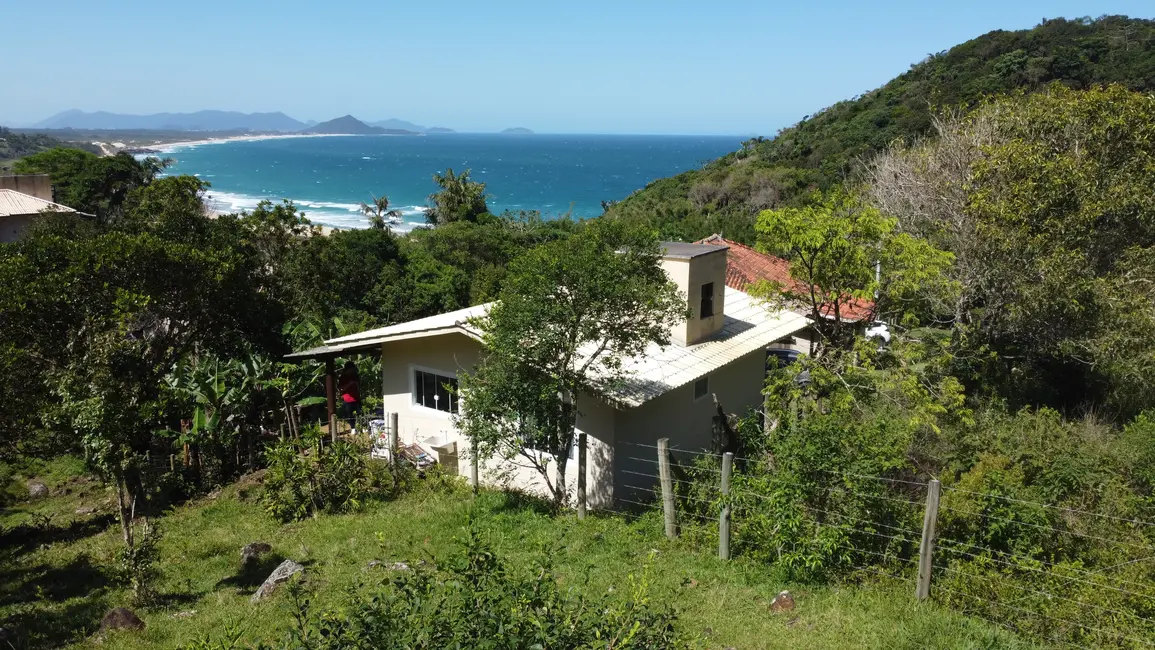 Foto 3 de Casa com 2 quartos à venda, 70m2 em Garopaba - SC