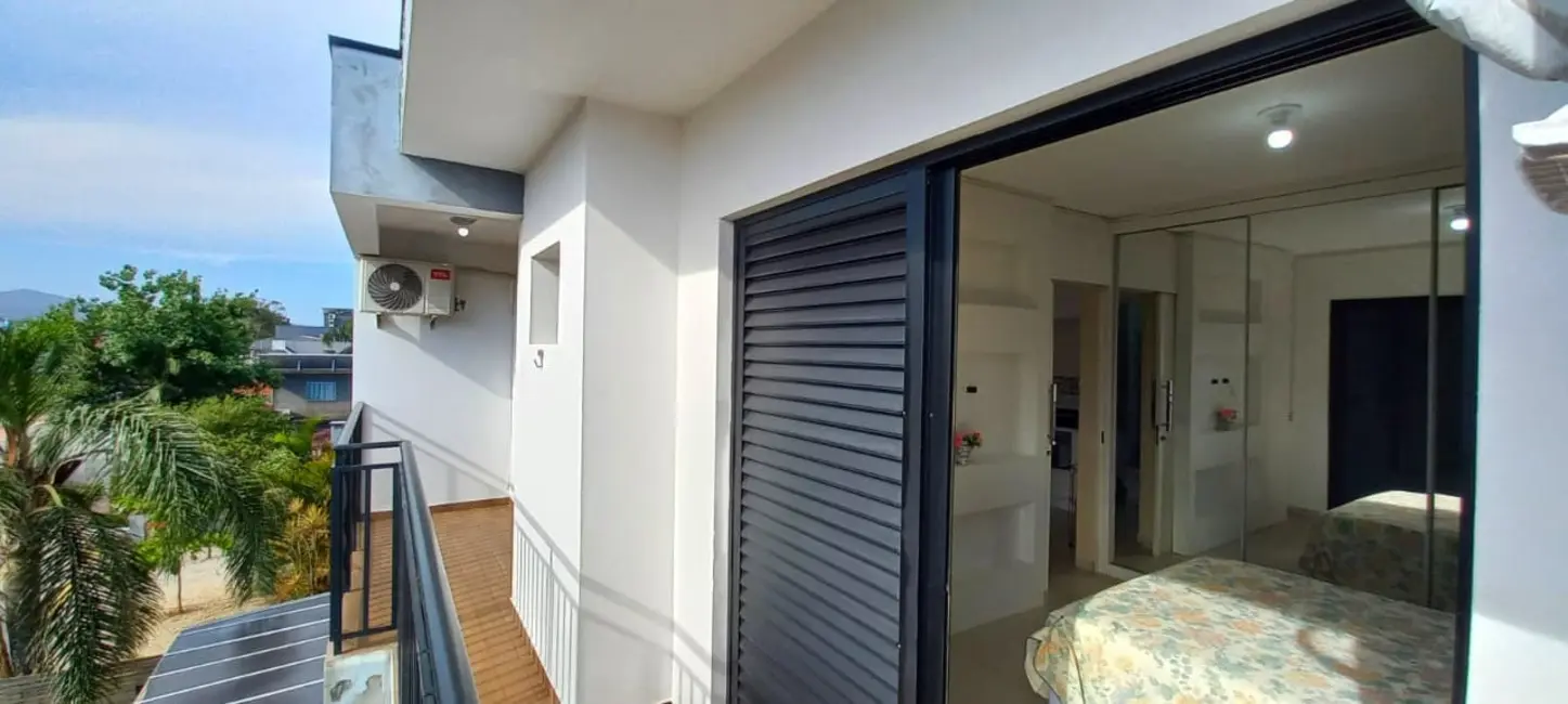 Foto 8 de Apartamento com 1 quarto à venda, 64m2 em Garopaba - SC