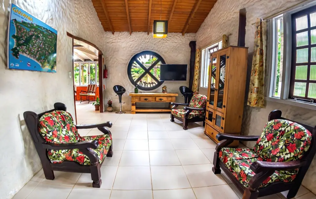 Foto 9 de Pousada com 14 quartos à venda, 764m2 em Garopaba - SC