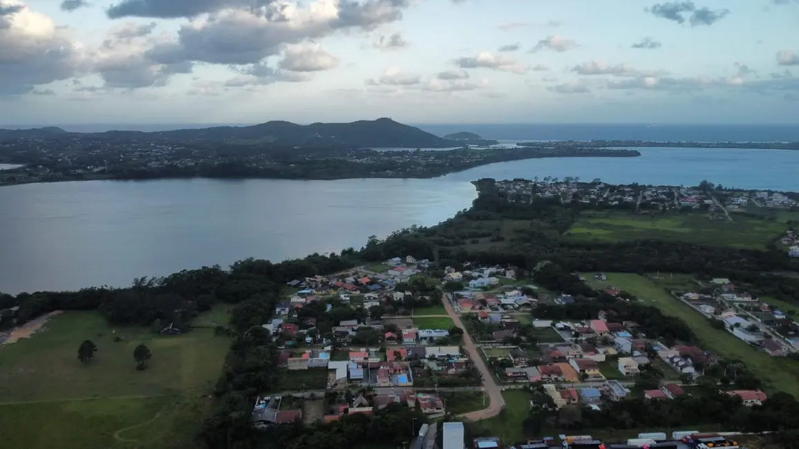 Foto 3 de Terreno / Lote à venda, 324m2 em Araçatuba, Imbituba - SC