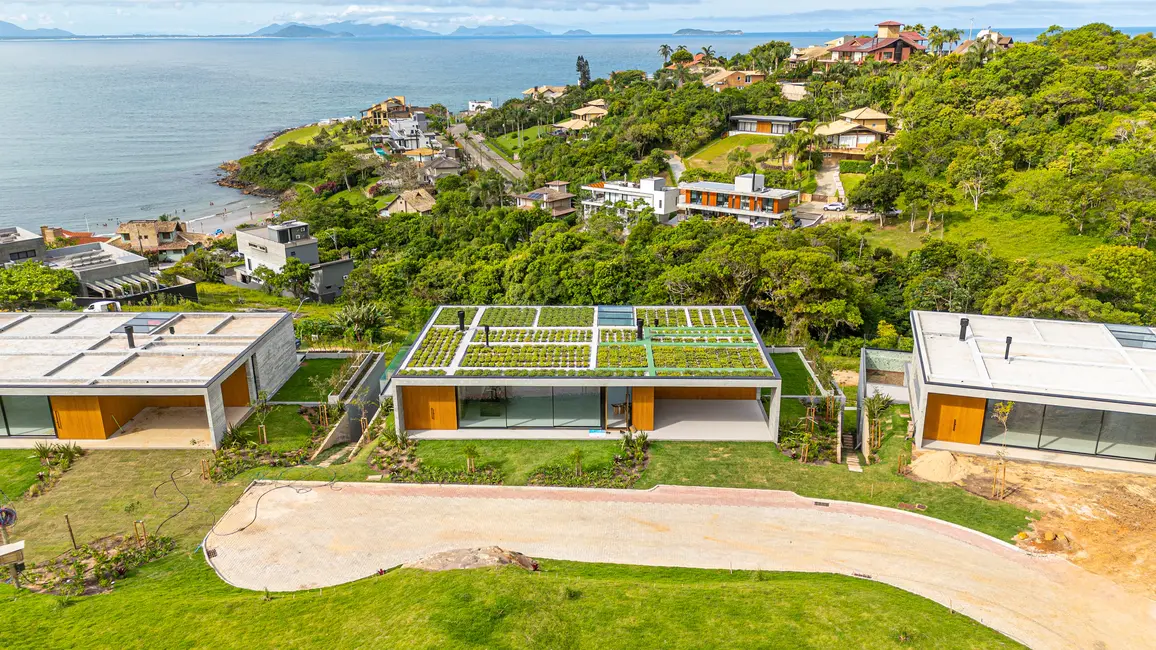 Foto 3 de Casa de Condomínio com 4 quartos à venda, 500m2 em Garopaba - SC