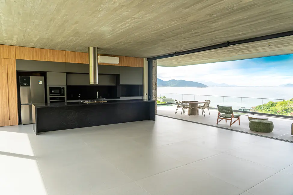 Foto 5 de Casa de Condomínio com 4 quartos à venda, 500m2 em Garopaba - SC