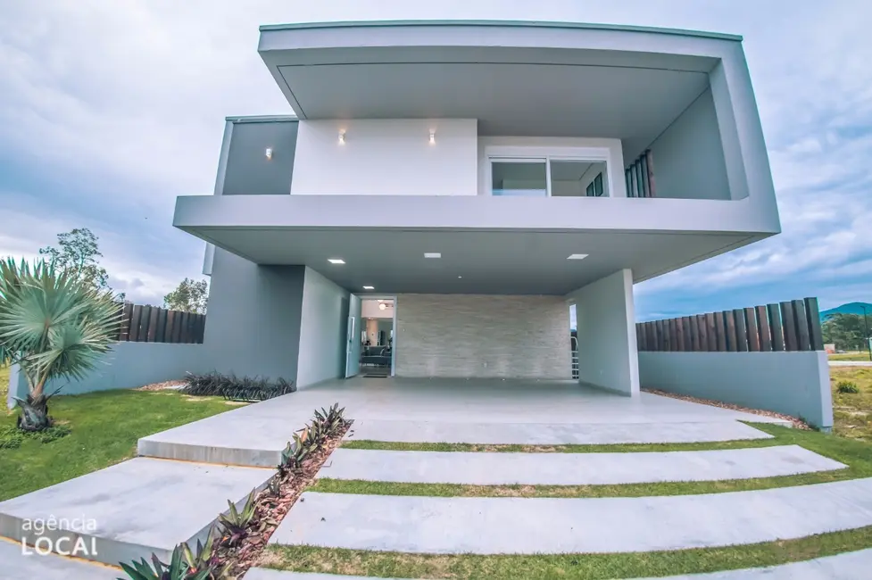 Foto 2 de Casa de Condomínio com 3 quartos à venda, 350m2 em Garopaba - SC