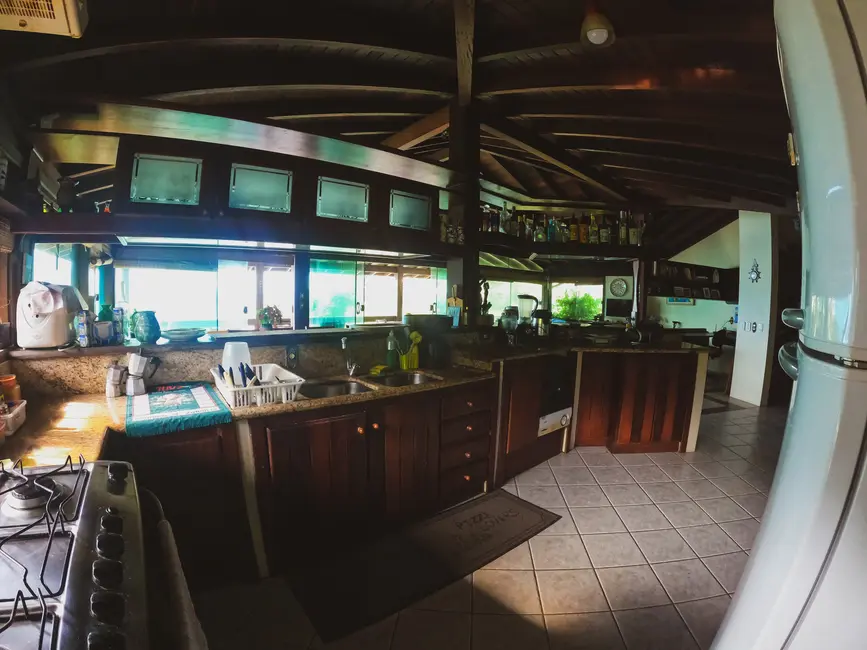 Foto 9 de Casa com 5 quartos à venda, 263m2 em Garopaba - SC