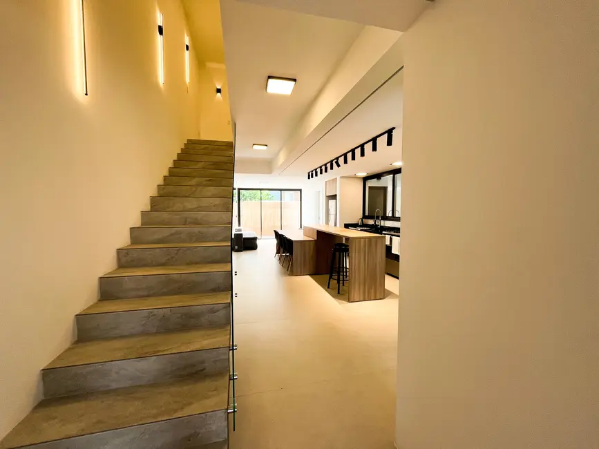 Foto 4 de Casa com 4 quartos à venda, 172m2 em Garopaba - SC