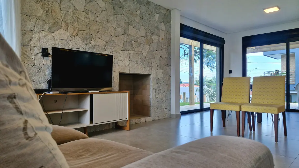 Foto 8 de Casa com 3 quartos à venda, 130m2 em Garopaba - SC