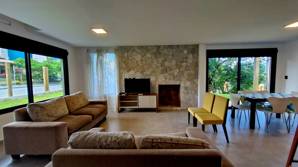 Foto 7 de Casa com 3 quartos à venda, 130m2 em Garopaba - SC