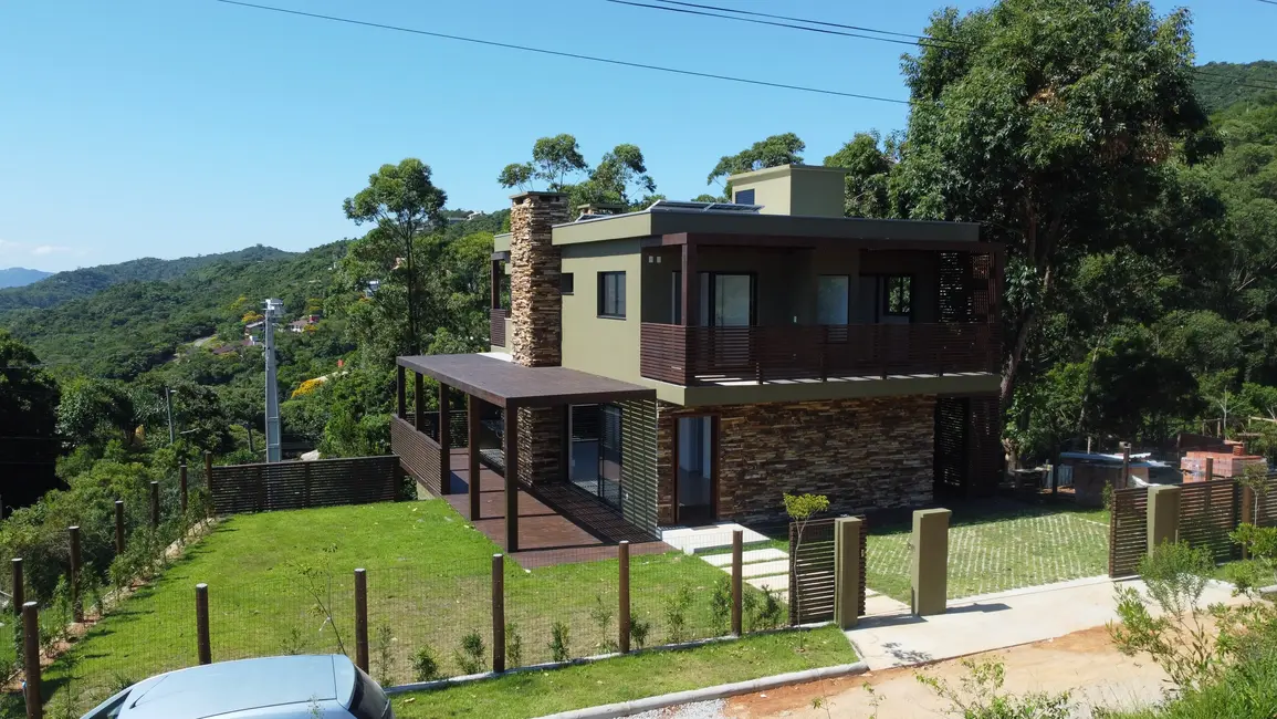 Foto 1 de Casa com 4 quartos à venda, 162m2 em Garopaba - SC