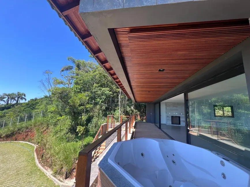 Foto 3 de Casa com 5 quartos à venda, 270m2 em Garopaba - SC