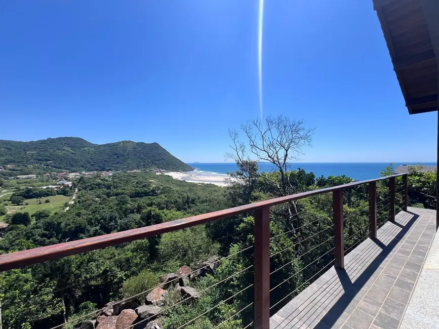 Foto 8 de Casa com 5 quartos à venda, 270m2 em Garopaba - SC