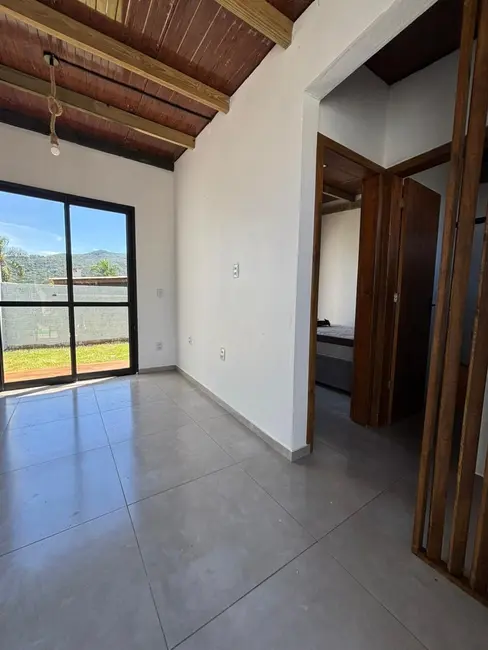 Foto 8 de Casa com 3 quartos à venda, 110m2 em Garopaba - SC