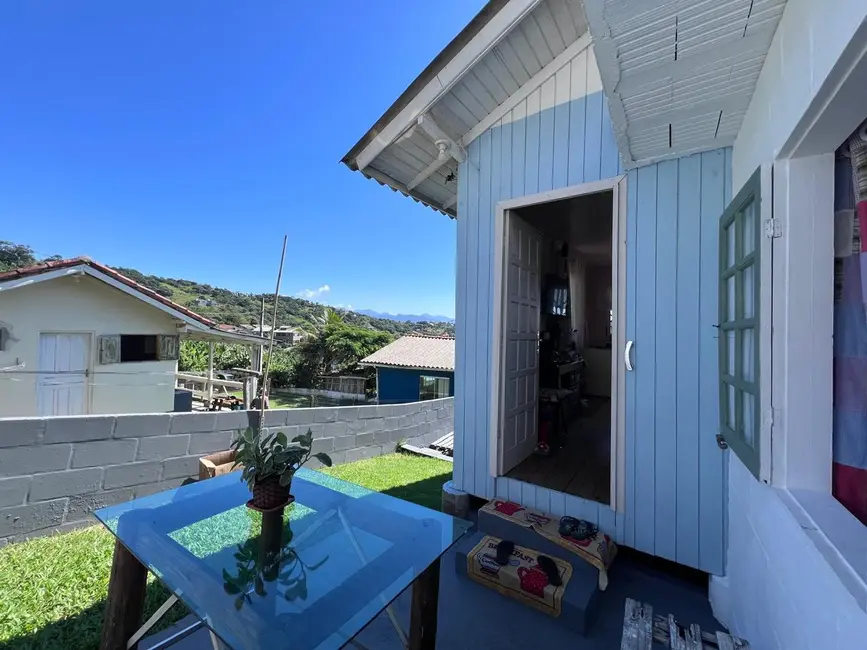 Foto 2 de Casa com 2 quartos à venda, 49m2 em Garopaba - SC