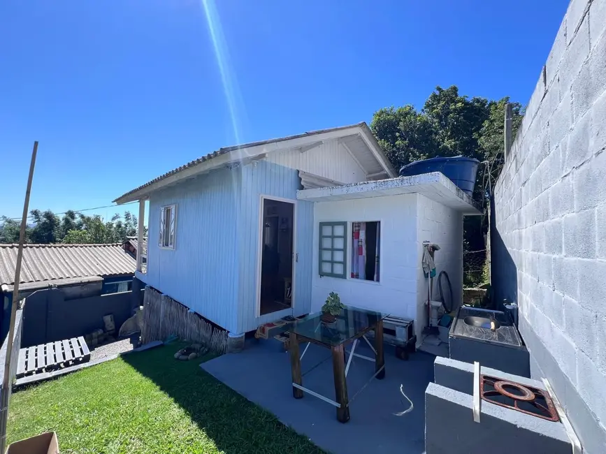 Foto 1 de Casa com 2 quartos à venda, 49m2 em Garopaba - SC