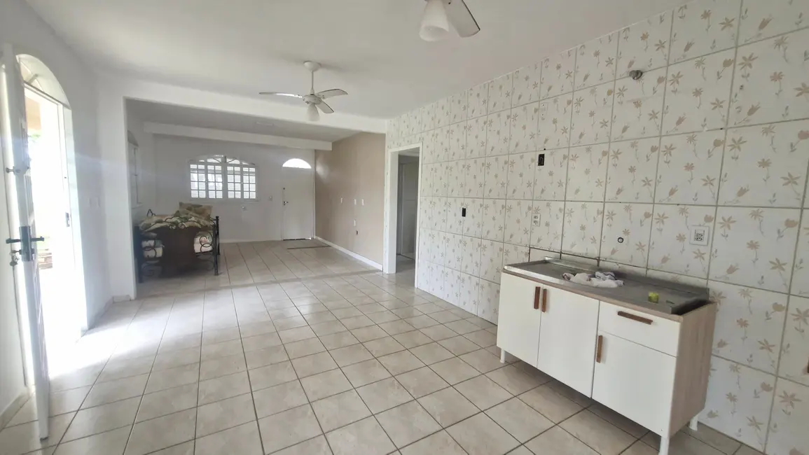 Foto 2 de Sala Comercial com 2 quartos para alugar, 1232m2 em Garopaba - SC