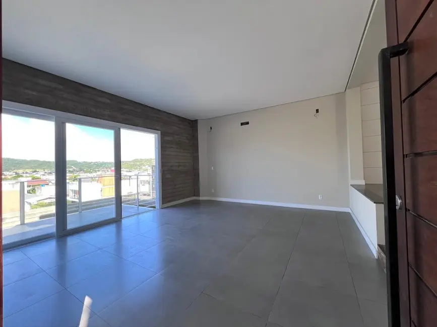 Foto 3 de Casa com 3 quartos à venda, 136m2 em Garopaba - SC