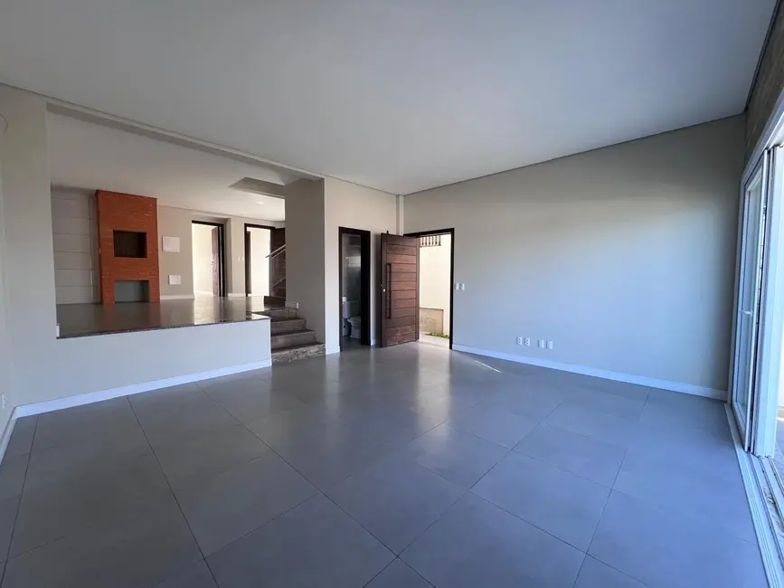 Foto 5 de Casa com 3 quartos à venda, 136m2 em Garopaba - SC