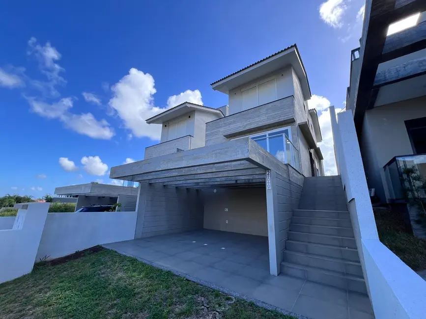 Foto 2 de Casa com 3 quartos à venda, 136m2 em Garopaba - SC