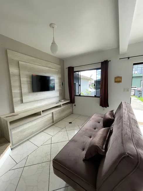 Casa com 3 quartos para alugar, 150m2 em Centro, Garopaba - SC - imagem 5 Foto 5 de Casa com 3 quartos para alugar, 150m2 em Centro, Garopaba - SC