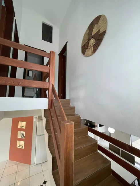 Casa com 3 quartos para alugar, 150m2 em Centro, Garopaba - SC - imagem 9 Foto 9 de Casa com 3 quartos para alugar, 150m2 em Centro, Garopaba - SC