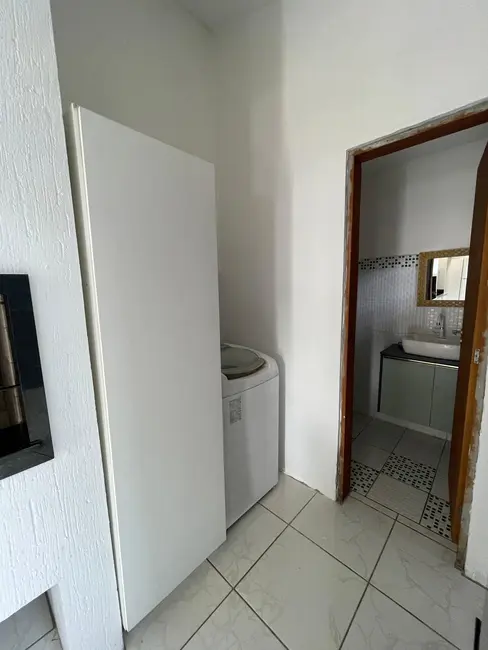 Casa com 3 quartos para alugar, 150m2 em Centro, Garopaba - SC - imagem 6 Foto 6 de Casa com 3 quartos para alugar, 150m2 em Centro, Garopaba - SC