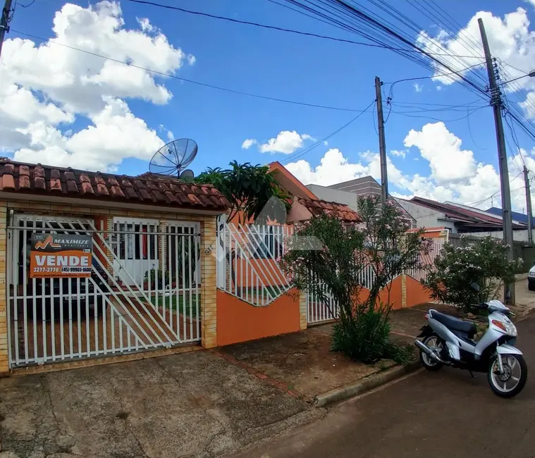 Casa com 3 quartos à venda, 184m2 em São Francisco, Toledo - PR - imagem 3 Foto 3 de Casa com 3 quartos à venda, 184m2 em São Francisco, Toledo - PR