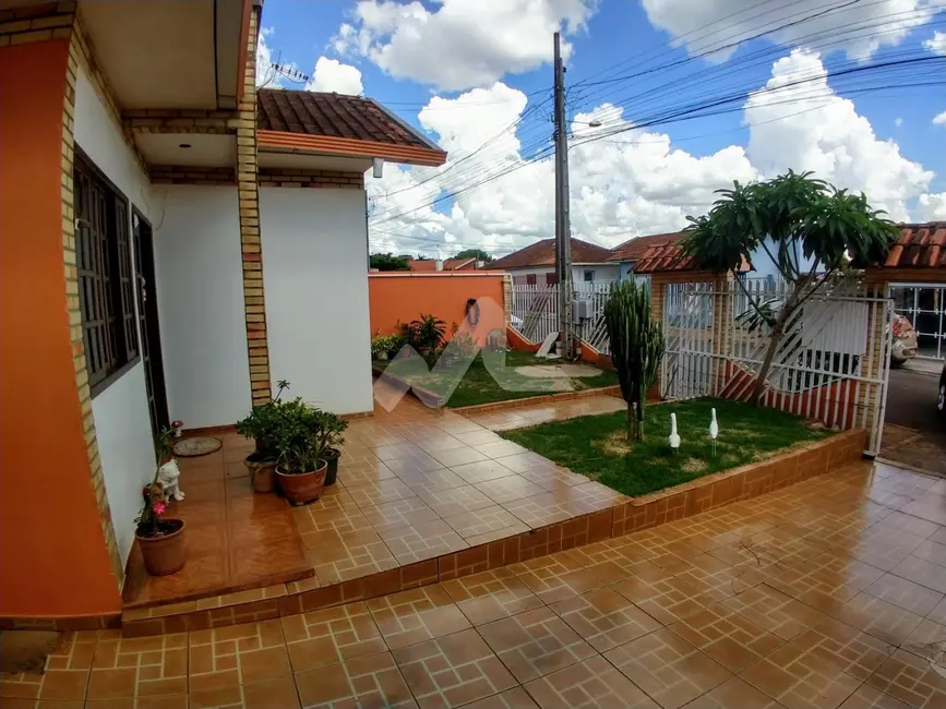 Casa com 3 quartos à venda, 184m2 em São Francisco, Toledo - PR - imagem 5 Foto 5 de Casa com 3 quartos à venda, 184m2 em São Francisco, Toledo - PR