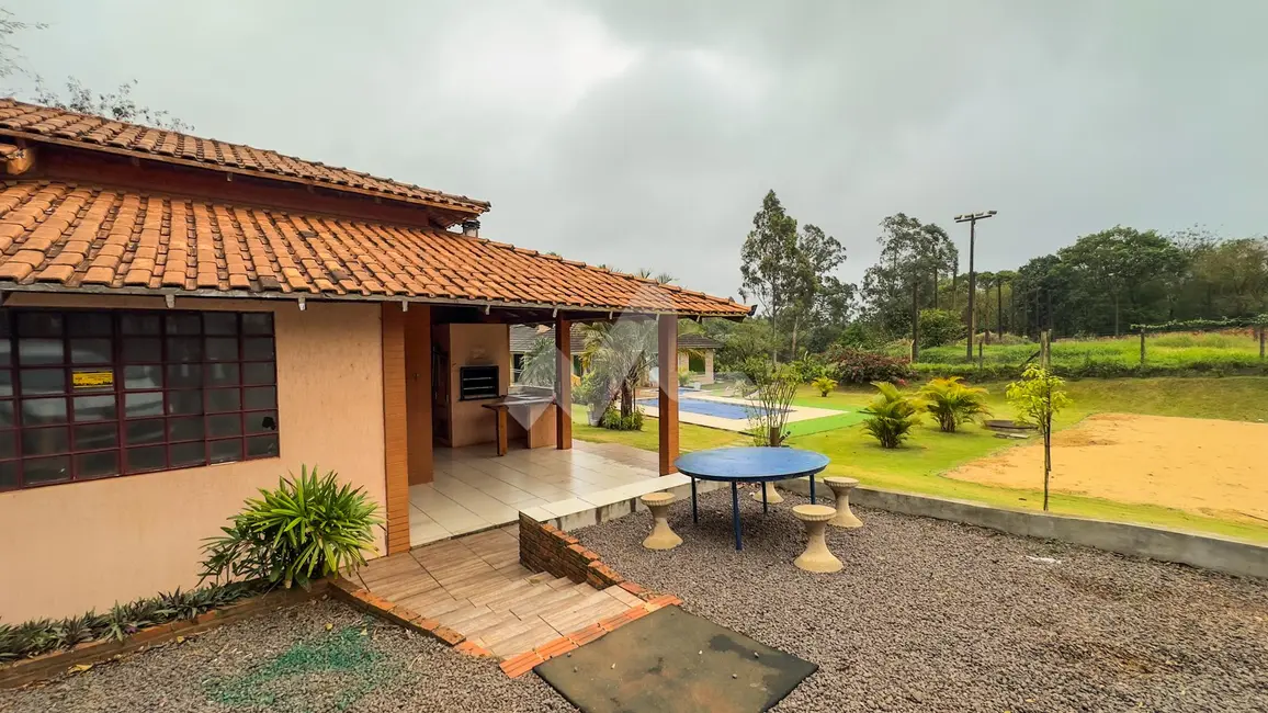 Chácara com 3 quartos à venda, 373m2 em Jardim Coopagro, Toledo - PR - imagem 7 Foto 7 de Chácara com 3 quartos à venda, 373m2 em Jardim Coopagro, Toledo - PR