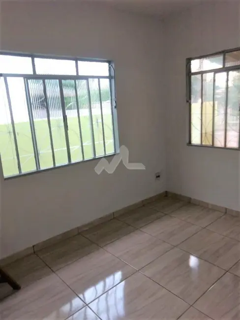 Casa com 3 quartos à venda, 128m2 em Centro, Toledo - PR - imagem 6 Foto 6 de Casa com 3 quartos à venda, 128m2 em Centro, Toledo - PR