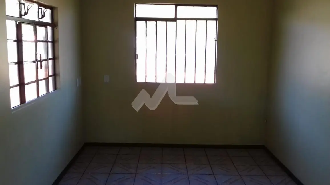 Chácara com 2 quartos à venda, 140m2 em São Francisco, Toledo - PR - imagem 8 Foto 8 de Chácara com 2 quartos à venda, 140m2 em São Francisco, Toledo - PR