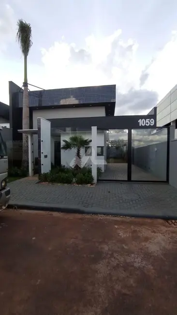 Casa com 2 quartos à venda, 126m2 em Toledo - PR - imagem 1 Foto 1 de Casa com 2 quartos à venda, 126m2 em Toledo - PR