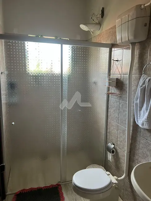 Casa com 3 quartos à venda, 135m2 em Centro, Toledo - PR - imagem 8 Foto 8 de Casa com 3 quartos à venda, 135m2 em Centro, Toledo - PR