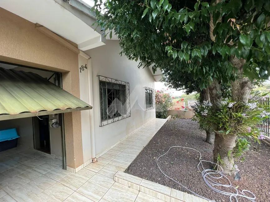 Foto 1 de Casa com 3 quartos à venda, 135m2 em Centro, Toledo - PR