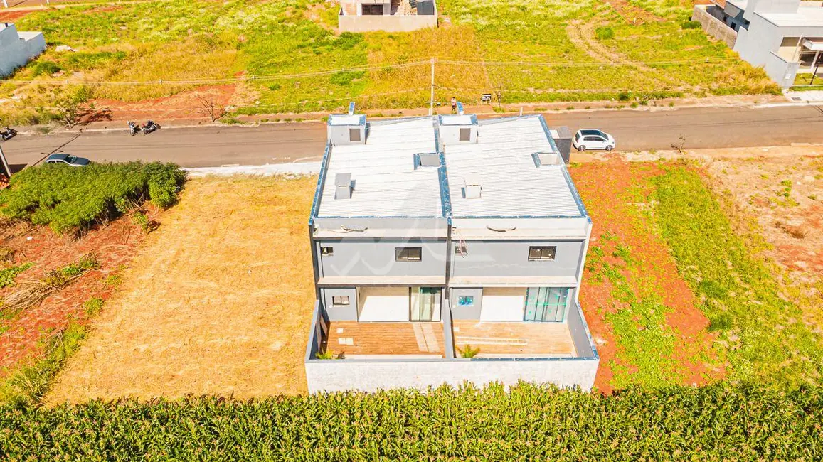 Sobrado com 3 quartos à venda, 197m2 em Tocantins, Toledo - PR - imagem 9 Foto 9 de Sobrado com 3 quartos à venda, 197m2 em Tocantins, Toledo - PR