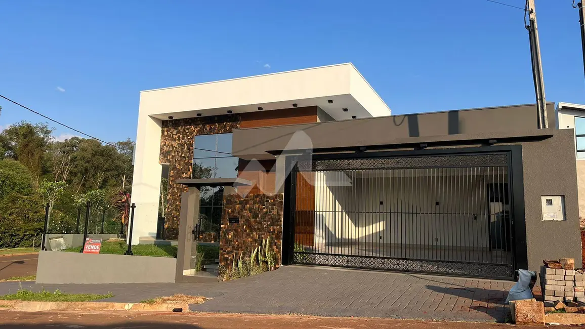 Foto 1 de Casa com 3 quartos à venda, 306m2 em Vila Industrial, Toledo - PR