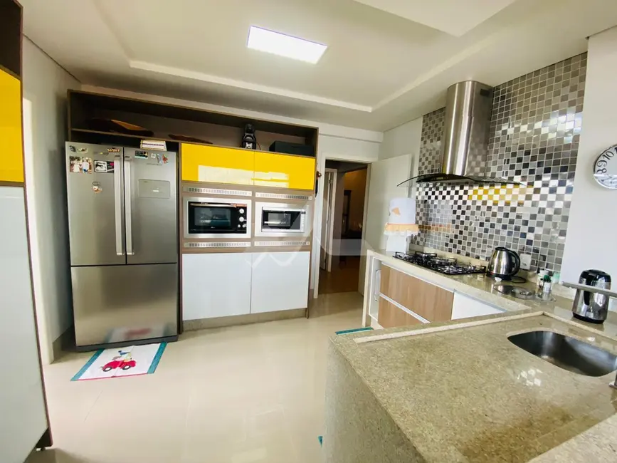 Apartamento com 2 quartos à venda, 187m2 em Centro, Toledo - PR - imagem 7 Foto 7 de Apartamento com 2 quartos à venda, 187m2 em Centro, Toledo - PR