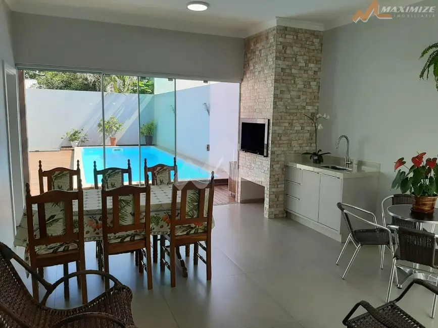 Sobrado com 2 quartos à venda, 219m2 em Jardim Gisela, Toledo - PR - imagem 4 Foto 4 de Sobrado com 2 quartos à venda, 219m2 em Jardim Gisela, Toledo - PR
