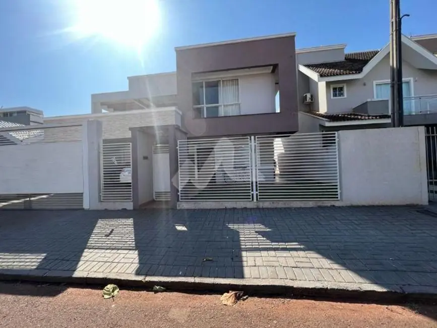 Foto 1 de Sobrado com 3 quartos à venda, 226m2 em Jardim Gisela, Toledo - PR