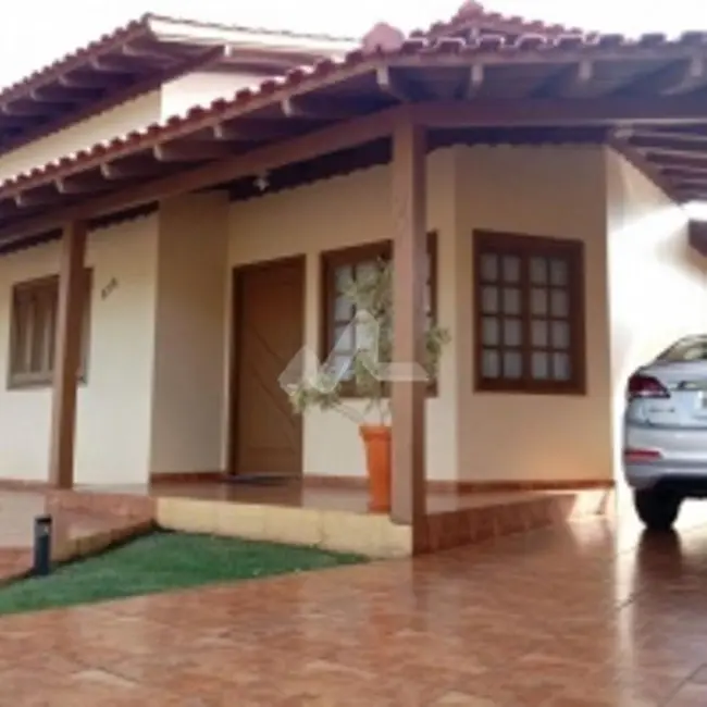 Foto 1 de Casa com 3 quartos à venda, 208m2 em Centro, Marechal Candido Rondon - PR