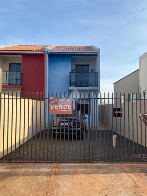 Foto 1 de Sobrado com 2 quartos à venda, 64m2 em Toledo - PR
