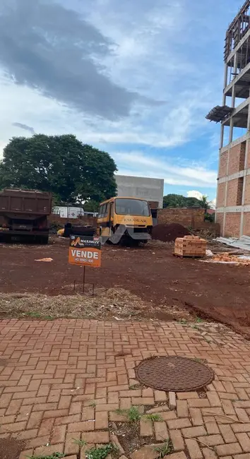 Foto 1 de Terreno / Lote à venda, 1000m2 em Centro, Toledo - PR